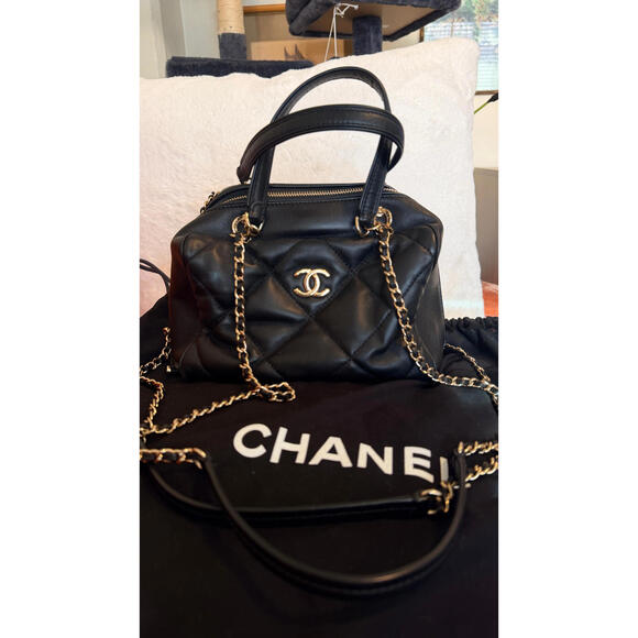 CHANEL BLACK QUILTED BOWLING CHAIN BAG - Picture 2 of 16